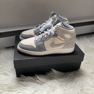 Jordan 1 Mid - Coconut Milk Grey / 8 women